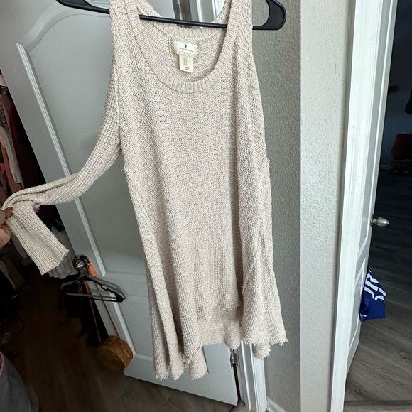 Bohemian Ruby Moon Blouse /Sweater Size Small. Flowy, Bottom flares out, Knit. - Picture 6 of 9